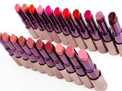 挑一款女王气Max的大红色的唇膏！