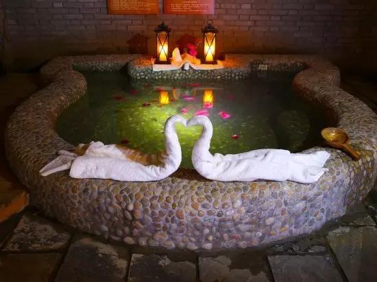 我想跟你发生更多的关系,你却说城里太闹!