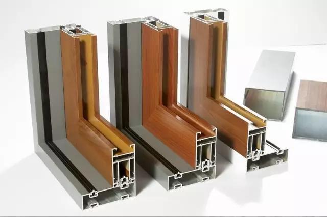 生活是不容易的且行且珍惜,生活如履薄冰且行且珍惜