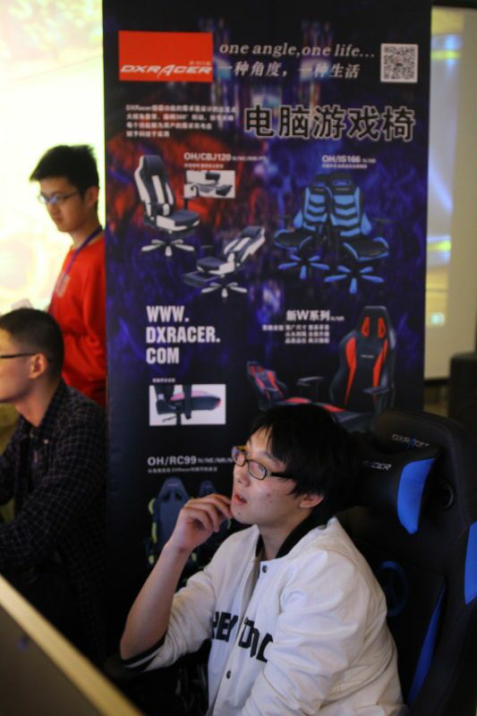 dxracer电竞桌1.4,dxracer傲风