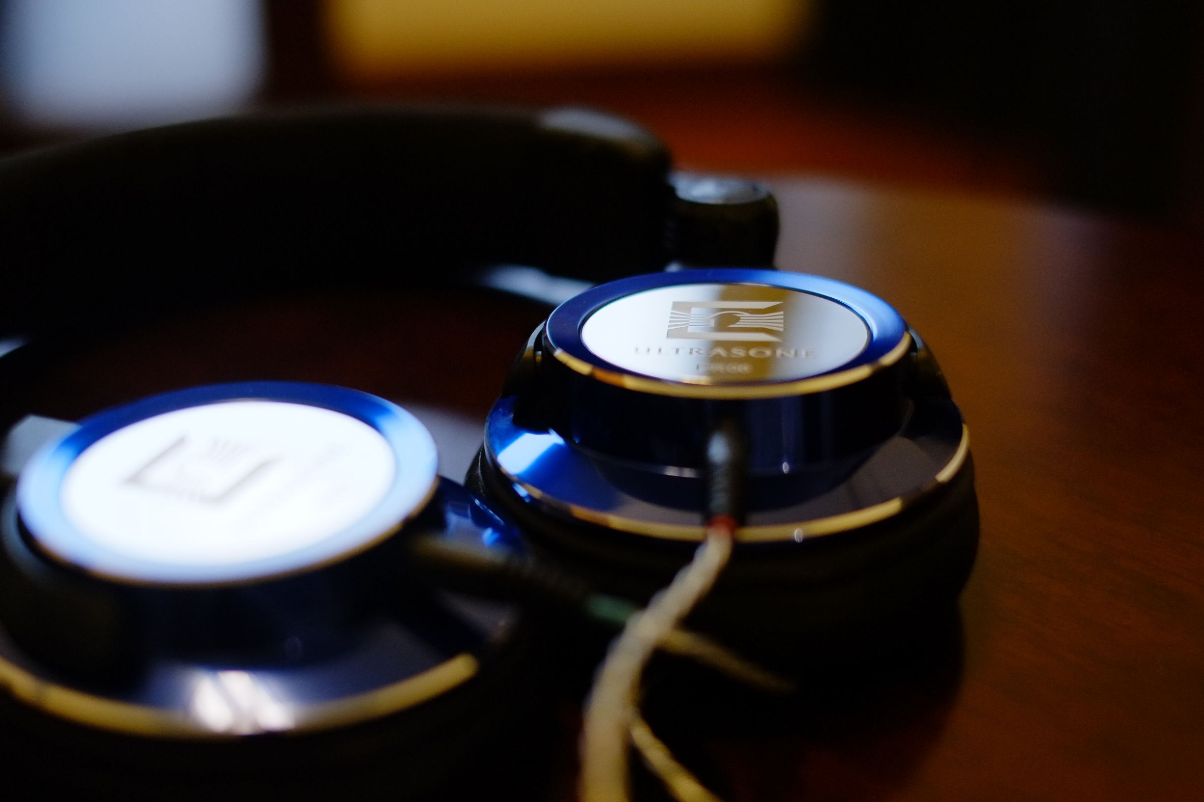 又来赚中国人的钱？德国人凭何把耳机卖到2万元