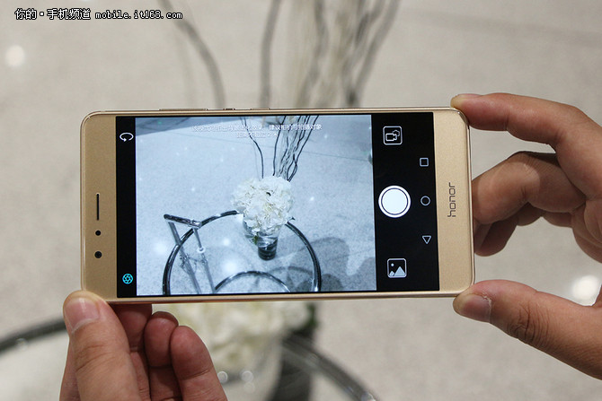 荣耀v8的缺点,旗舰手机性能评测