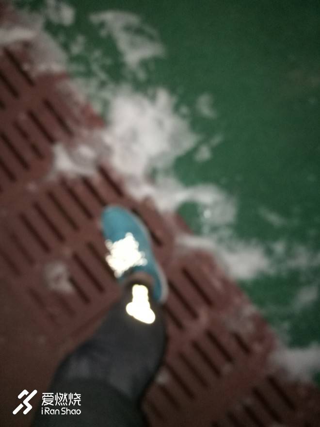 跑步小白入门碳板跑鞋,跑步菜鸟装备