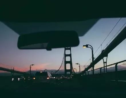 送的礼物从来就不会让人失望,送礼物的人不重要