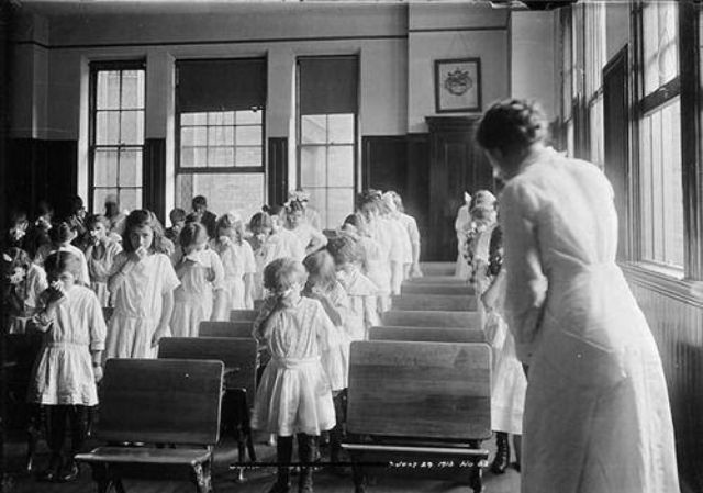 大人教小孩子弄鼻涕方法,怎么教小宝宝擤鼻涕