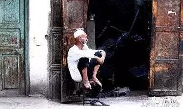 丹凤晒晒：一个爱下棋的*疆新**老头