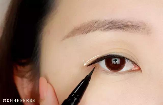 一支眼线笔如何搞定不明显眼妆,只有一支眼线笔怎么画