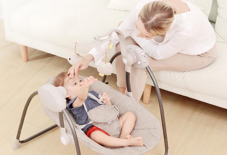 宝宝总是半夜哭醒身子热,婴儿半夜睡觉老是哭是怎么回事啊