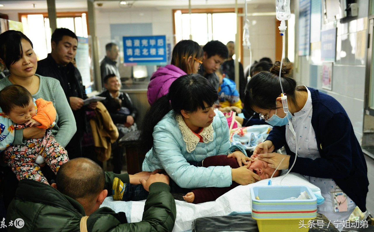 宝宝发烧38.2度睡觉老吓醒,宝宝高烧39度家人反应