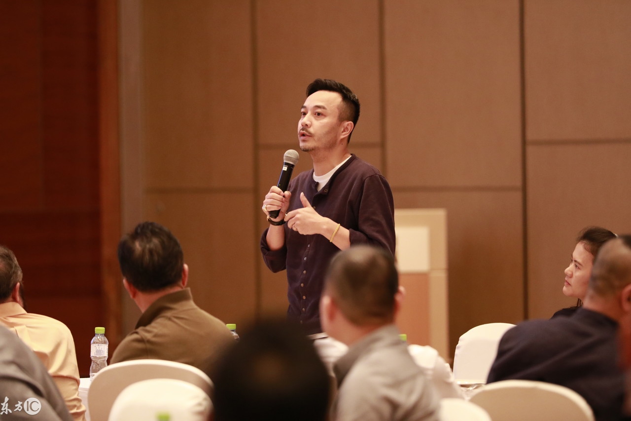 孩子在学校被偷钱了怎么和老师说,学生偷钱老师怎么处理