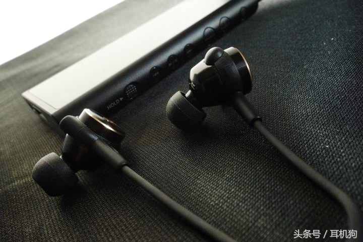 下潜重低音震撼音响,索尼xbaz5有什么用