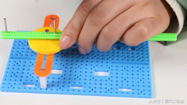 月食日食是怎么形成的视频,月食怎么形成视频全过程