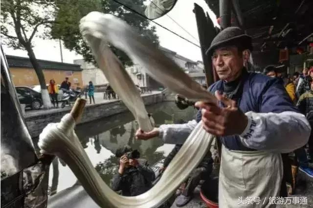 来新市古镇感受浓浓的年味,新春走基层古镇寻风情年味扑面来