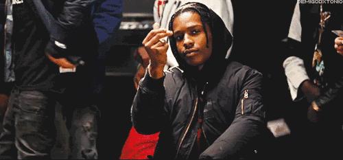 朋友圈买卖东西靠谱吗,朋友圈卖金子挣钱吗