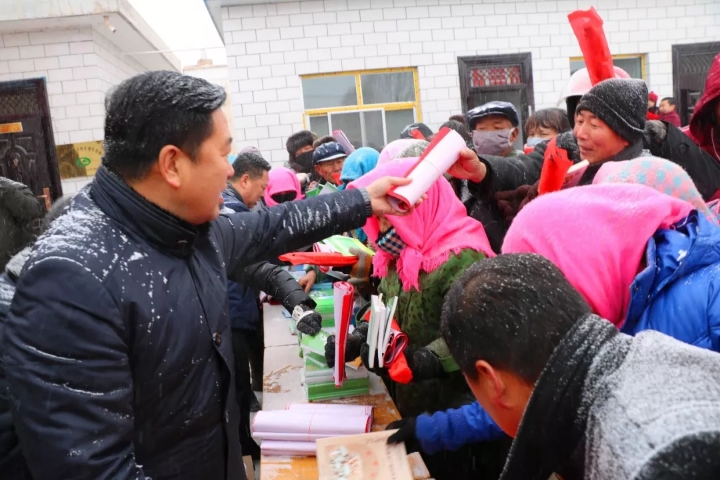 阳光教育集团参加“送文化，送医疗，送科技，送教育”慰问活动