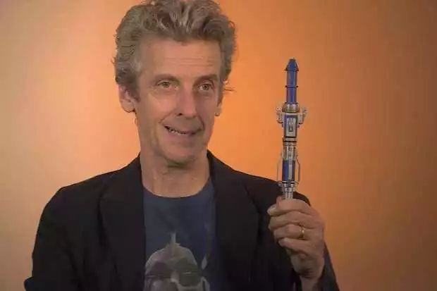 白领精英们，以后打领带可以选个游戏主题的领带夹了