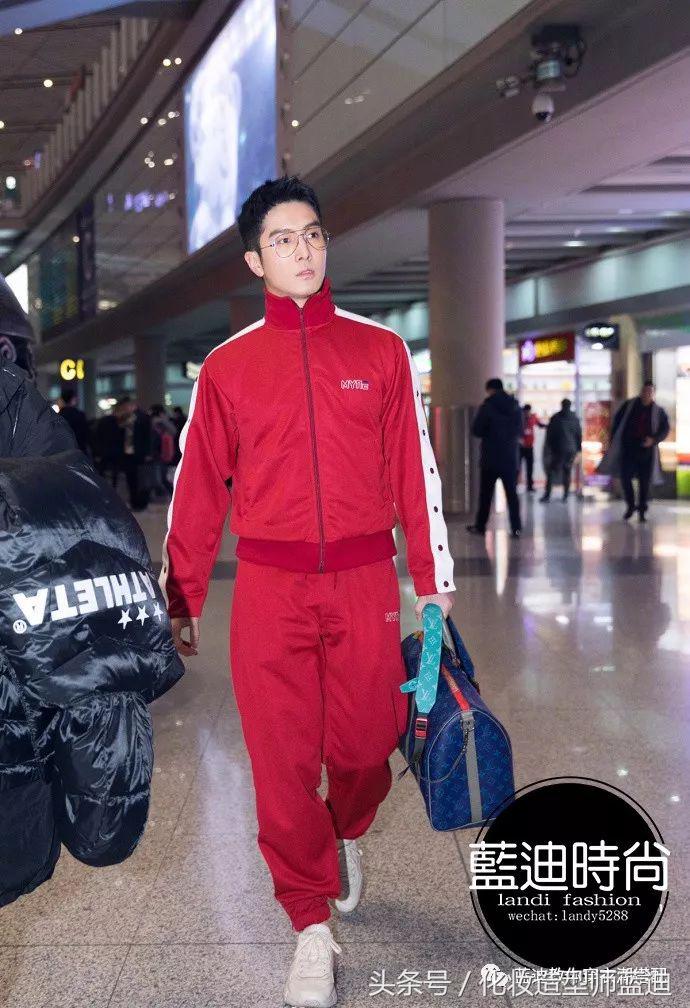 王俊凯许魏洲西装,王俊凯节目穿戏服