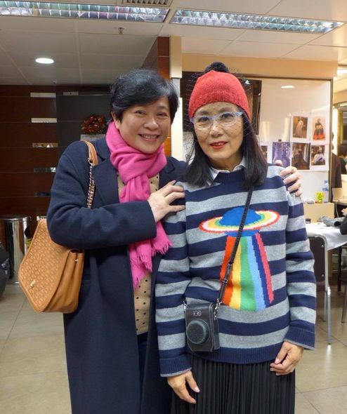 汪明荃不老女神一字肩上衣减龄,汪明荃70岁冬季穿搭