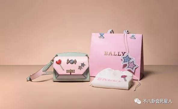 粉丝的钱有多好赚?唐嫣设计的淘宝风包包,售价超万元官方涨价卖