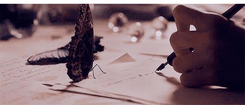 咫尺还是天涯，这位青年医生的文字让我们相信见字如面！