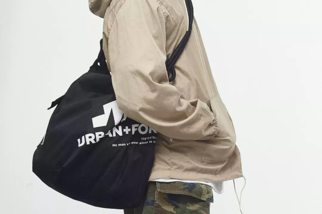 陈冠希买aj4,陈冠希下架与耐克联名款球鞋