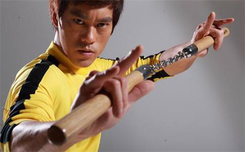 酷似李小龙形象,酷似李小龙而出名