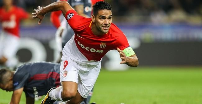 法尔考巴西巨星,法尔考