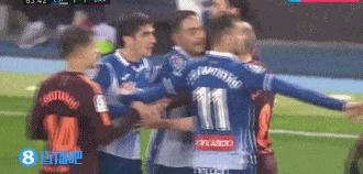 加泰德比梅西过人,国家德比梅西被几人铲倒