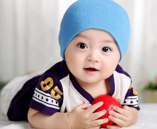 新生儿头顶囟门不能碰,宝宝的囟门是不是绝对的不能碰