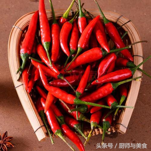 又辣又很想吃的泡椒竹笋,泡椒竹笋鲜辣爽脆别提多开胃了