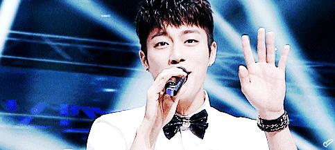 18岁落选JYP,医生认证为整容模板!演戏最好的不正经爱豆却靠吃播一炮而红?