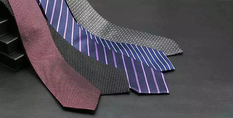 根据场合合理搭配,领带的选择和打法