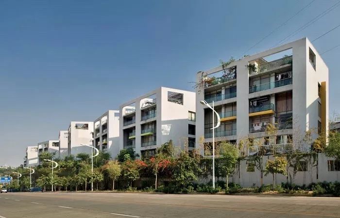 阳光100集团董事长易小迪,阳光100老板易小迪