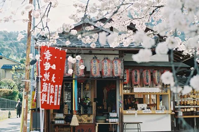 撩拨情人节｜听说时尚新娘的编辑们已经带着礼物去过节了？