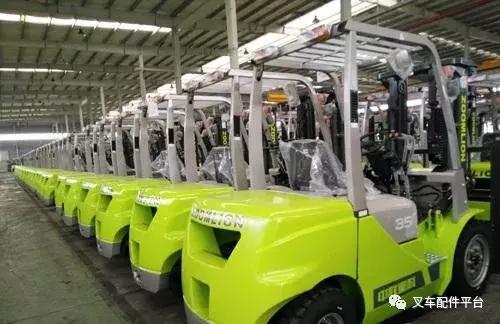 叉车怎么快速定位,开叉车怎么掌握方向