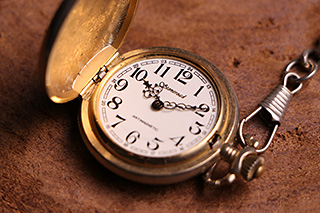 相机镜头18-105和18-140的区别,相机镜头18-135