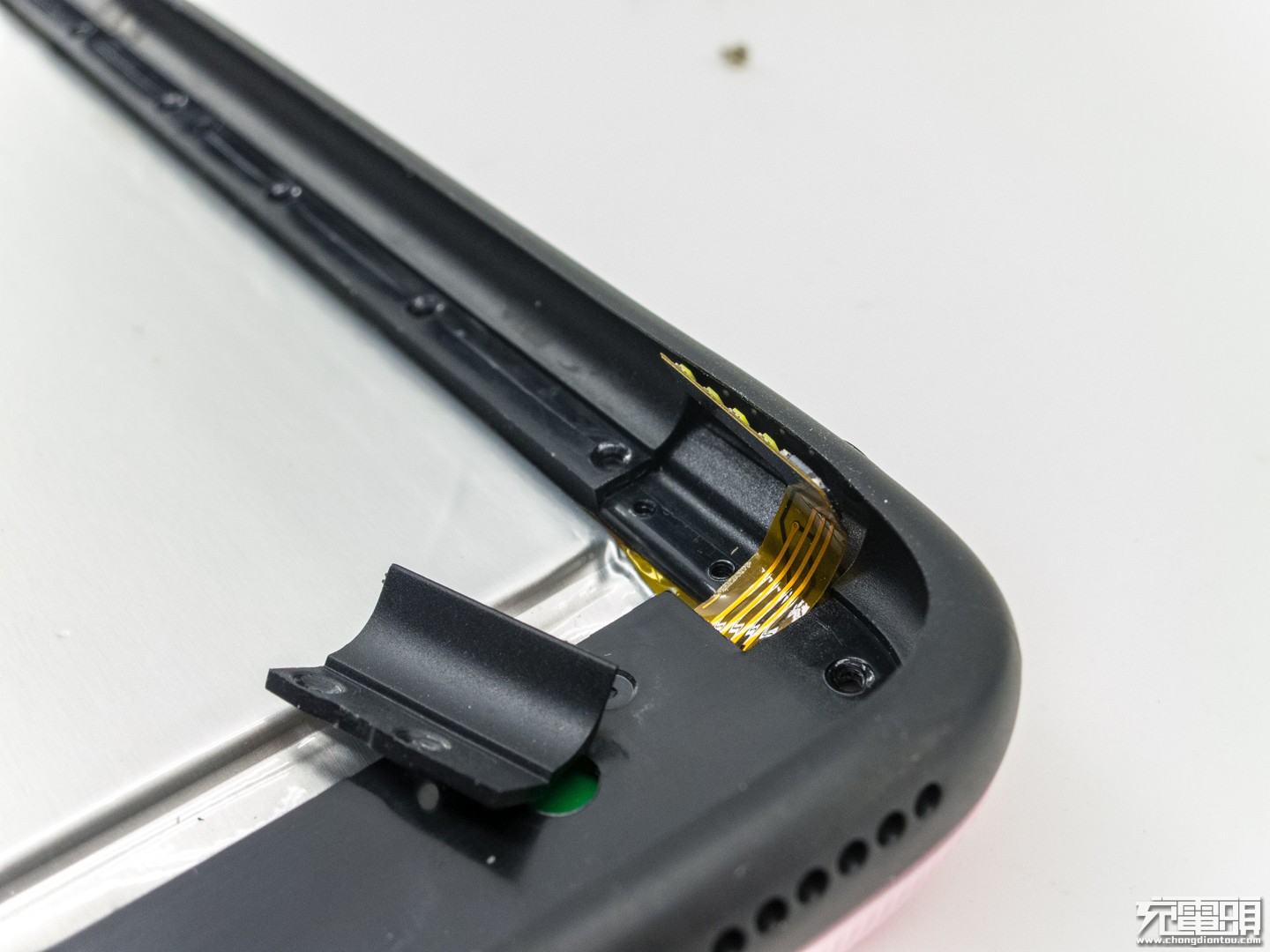 现在手机换电池麻烦,汽车换电池麻烦吗