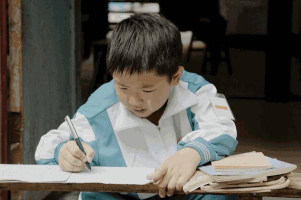 怀念那个没有互联网的年代，1980年的日子，00后看了都想哭！