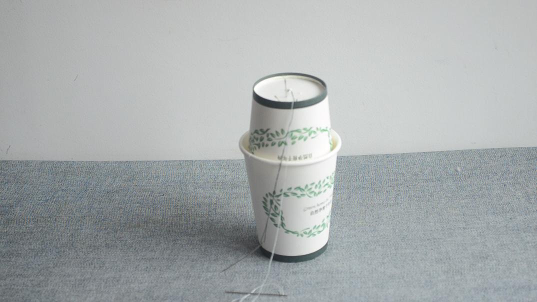 把一次性纸杯的底部戳个洞，解决了家家户户困扰的问题，赶紧试试