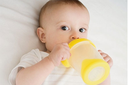 有效解决宝宝便秘的六种方法,如何判断宝宝是否便秘及便秘原因