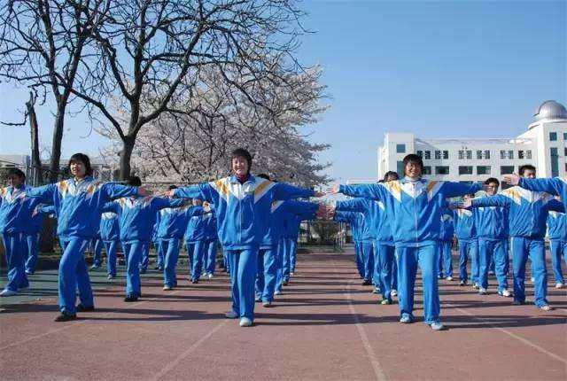 日本8万日元的衣服,日本校服多少人民币一套