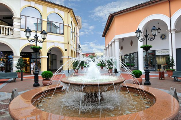 上海可以坐地铁去的古镇,上海国外风情的小镇