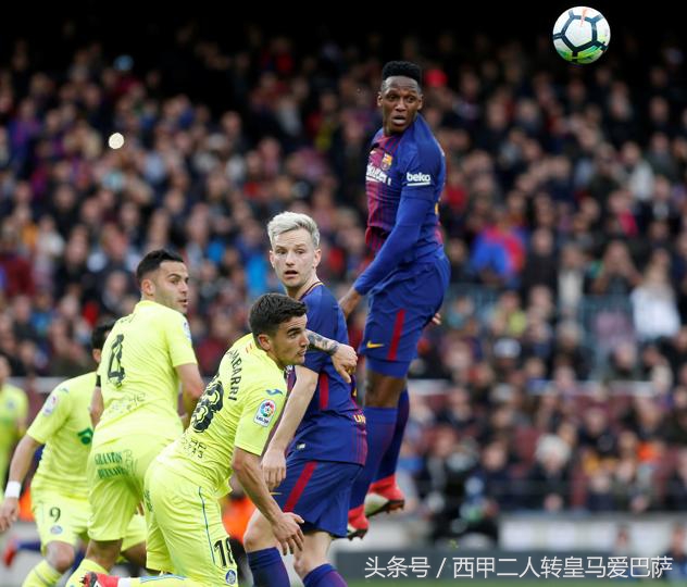 巴萨近2米高的黑又硬带来了新*器武**，但一脚效仿小罗的传球却遭批