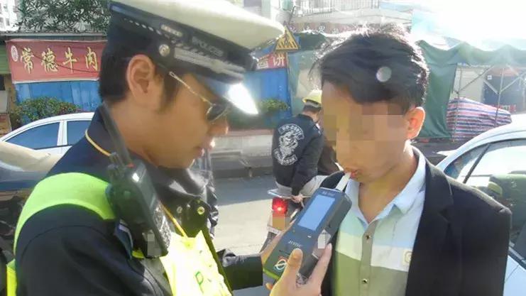 私家车被撞判赔租车费,租豪车出车祸保险不赔案件