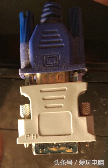 一台电脑配2个显示器不同内容,一台电脑接两个显示器分屏