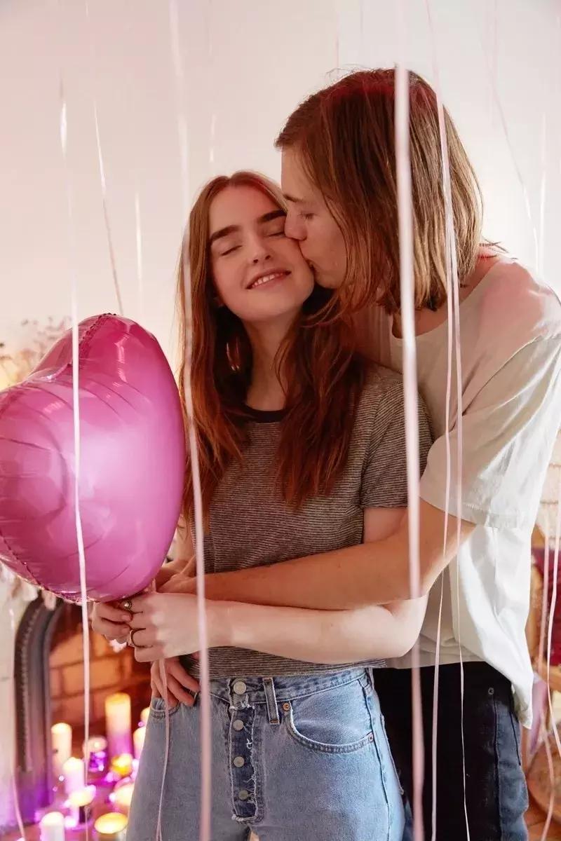 情人节给男友送什么特殊的礼物,情人节给男朋友送什么礼物大牌