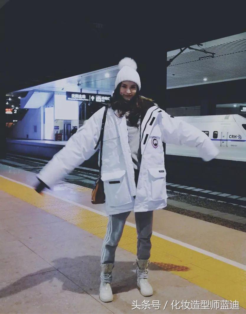 羽绒服穿起来臃肿你裤子选对了吗,羽绒服穿着没气质