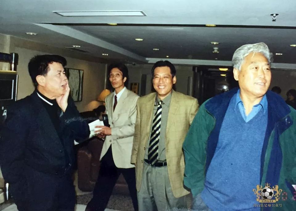 津门足球双百颂图片,津门足球双百颂签售会