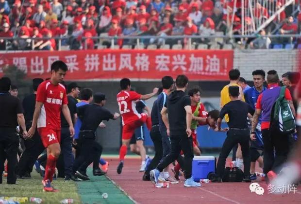 打架比香港洪兴还猛！武汉宏兴大战江苏苏宁