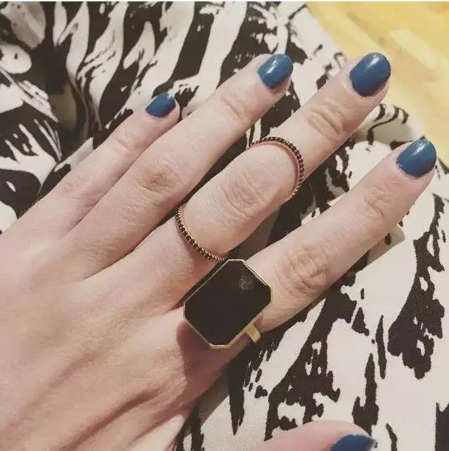 穿个发光裙怎么了，王凯这件夹克值4000多万呢